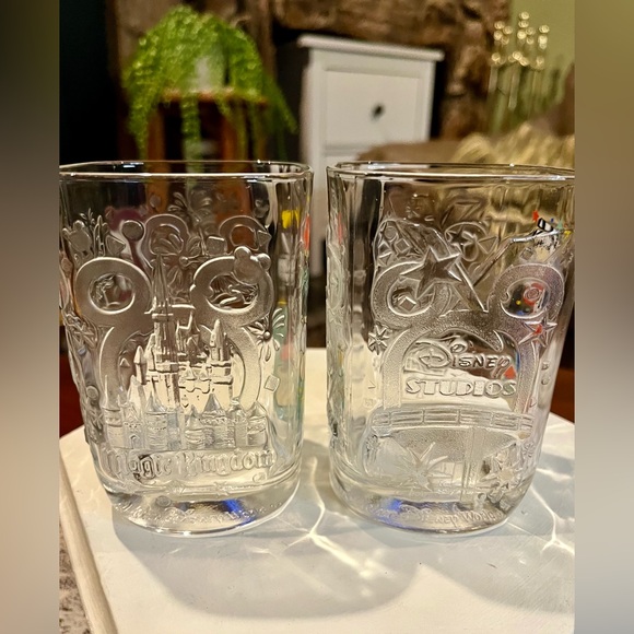 Pair of Vintage Walt Disney World Celebration Cups from 2000 - Picture 3 of 10